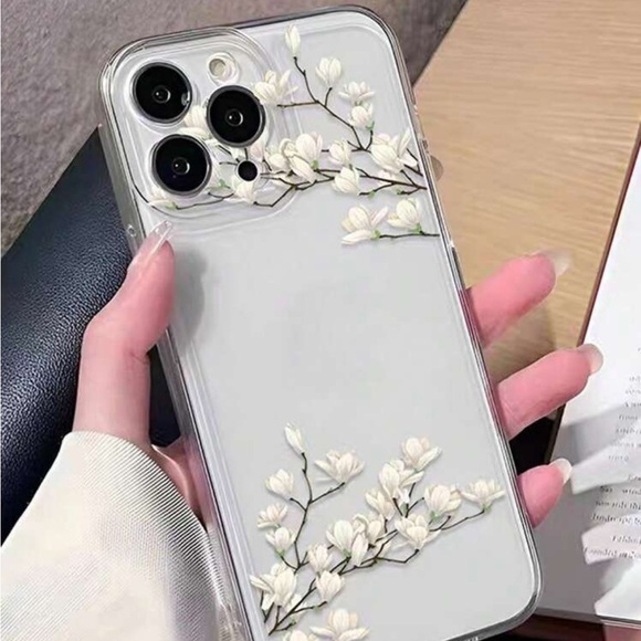 Accessories - ⚠️Clearance 15 / Pro Max Floral Design Phone Case - White